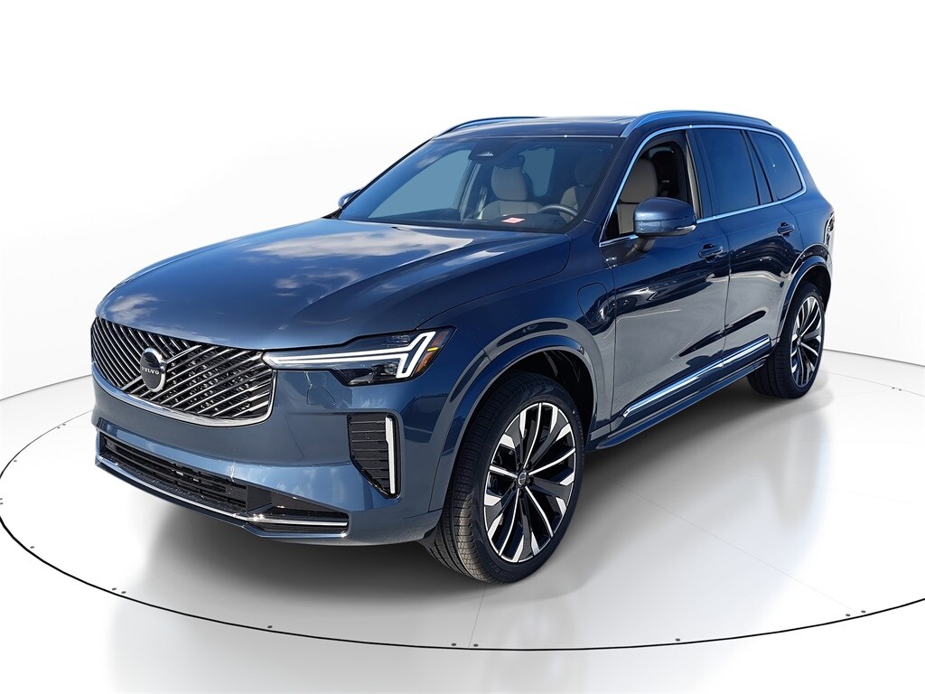 New 2026 Volvo XC90 plug-in hybrid T8 Core SUV