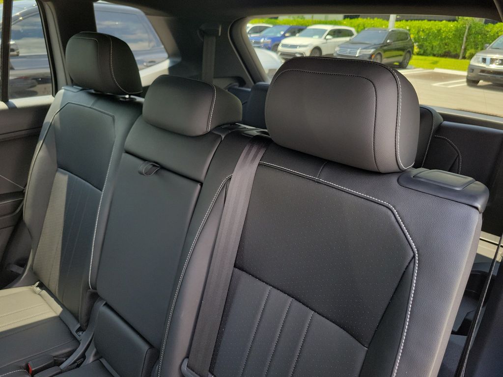 2023 Volkswagen Tiguan SE R-LINE BLACK - Photo 11