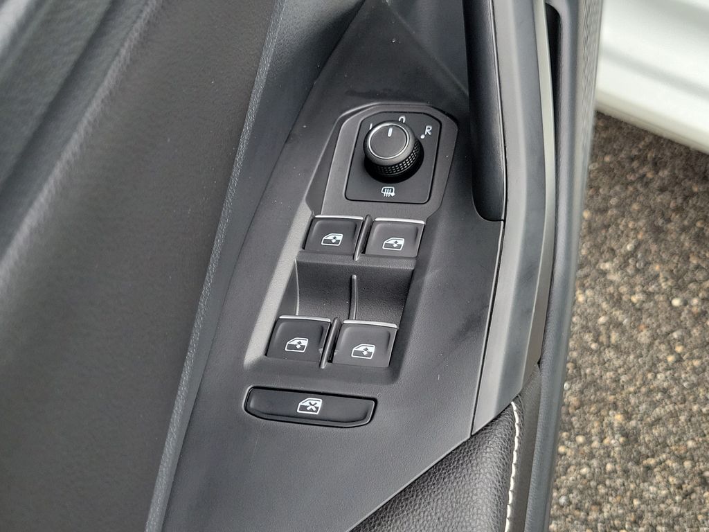 2023 Volkswagen Jetta SE - Photo 19