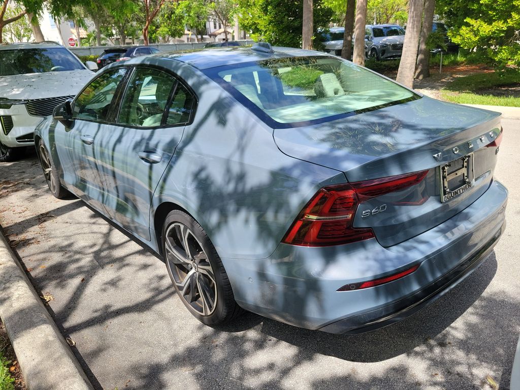 2024 Volvo S60 Plus - Photo 3