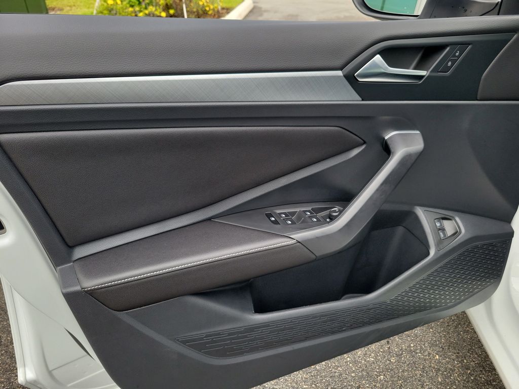 2023 Volkswagen Jetta SE - Photo 17