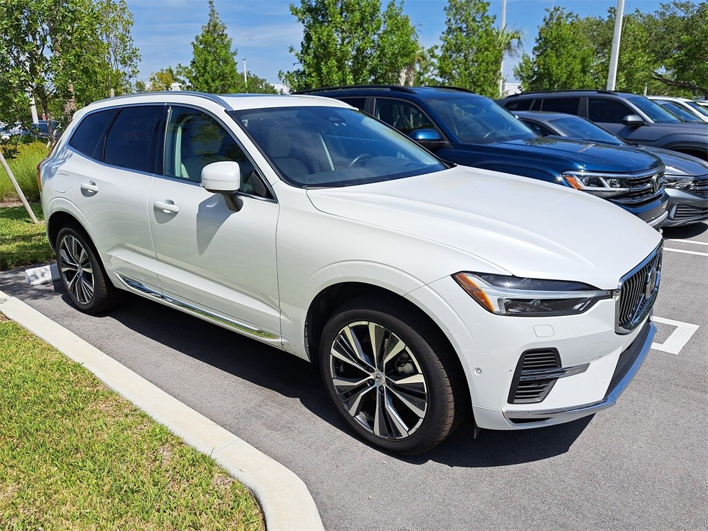 Used 2022 Volvo XC60 Recharge Plug-In Hybrid T8 Inscription Expression Extended Range SUV