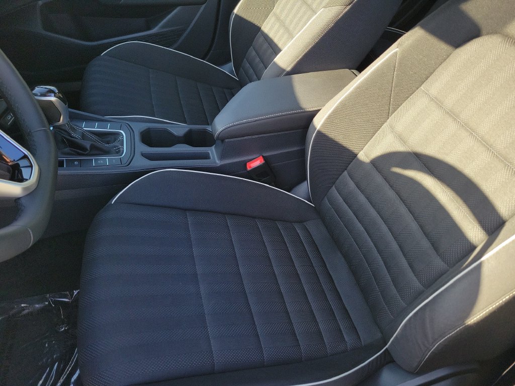 2024 Volkswagen Jetta Sport - Photo 21
