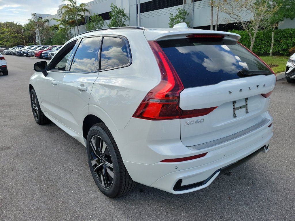 New 2027 Volvo XC60 B5 Core SUV