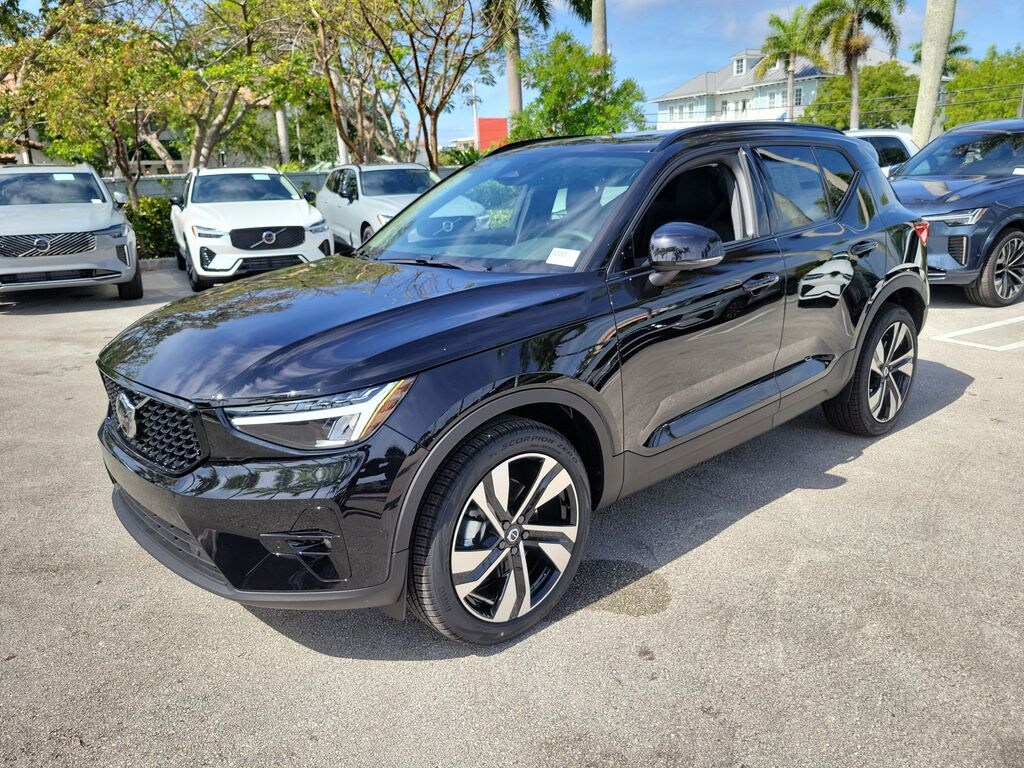 New 2026 Volvo XC40 B5 Plus SUV
