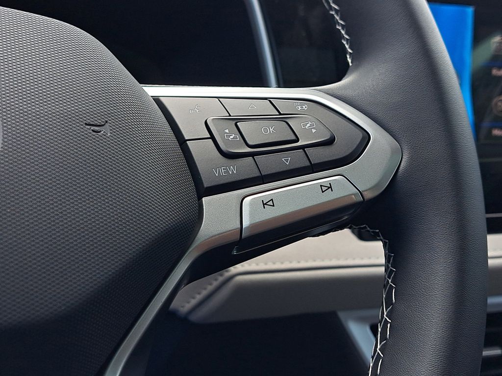 2025 Volkswagen Taos SE - Photo 25