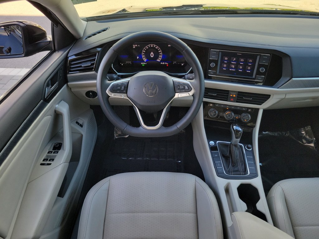 2024 Volkswagen Jetta SE - Photo 13