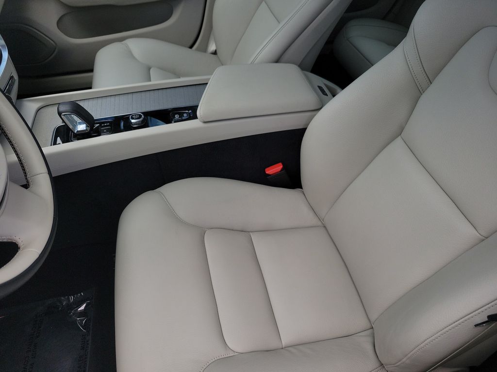 2024 Volvo S60 Plus - Photo 20