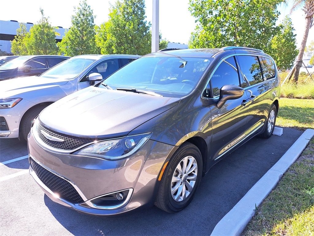 Used 2019 Chrysler Pacifica Touring L Van Passenger Van