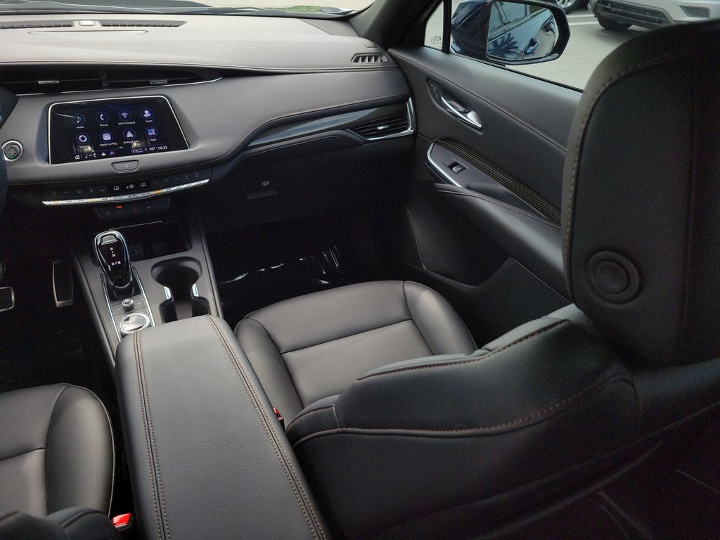 2022 Cadillac XT4 Sport - Photo 16