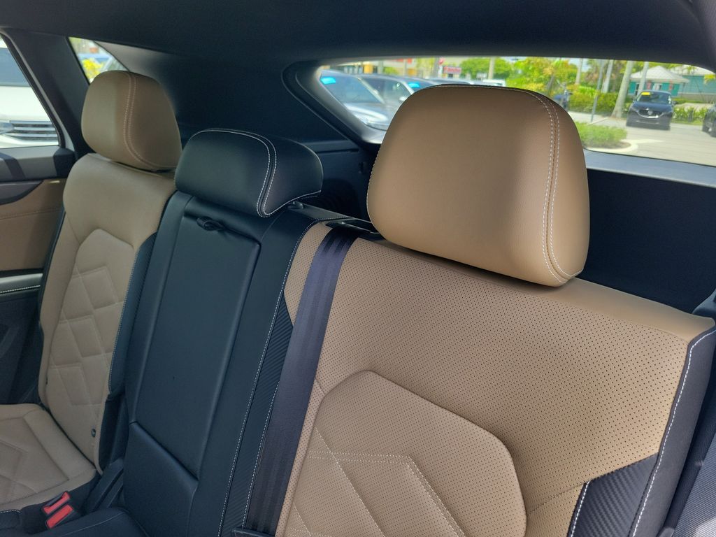 2024 Volkswagen Atlas Cross Sport SE - Photo 9