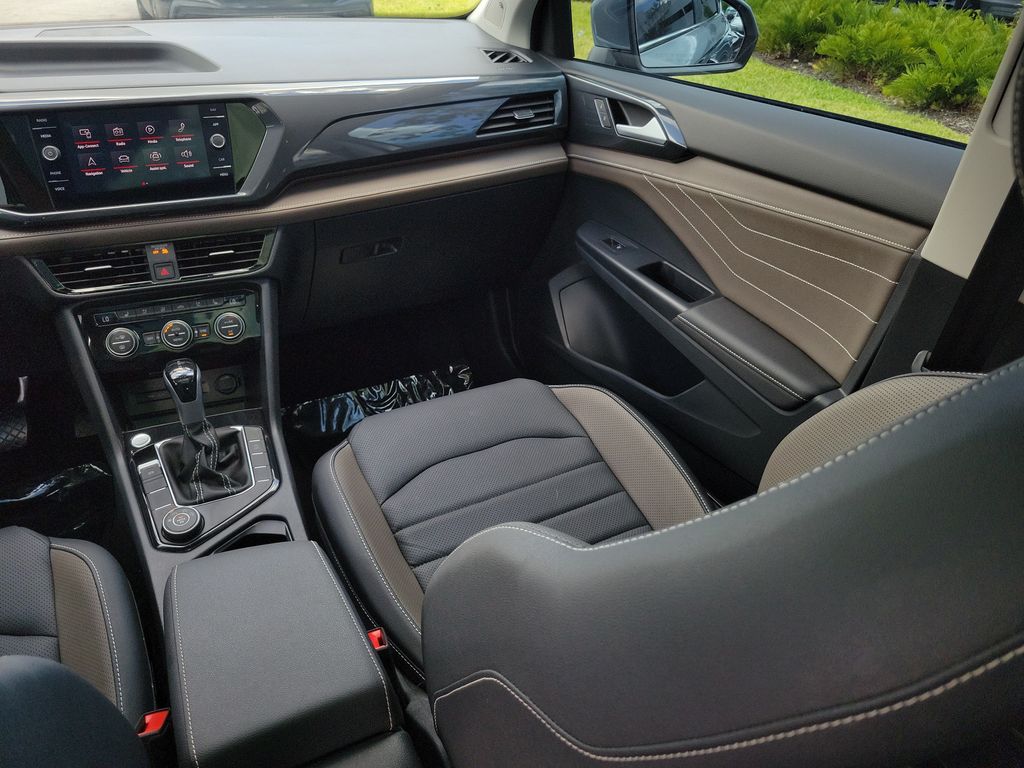 2024 Volkswagen Taos SEL - Photo 16