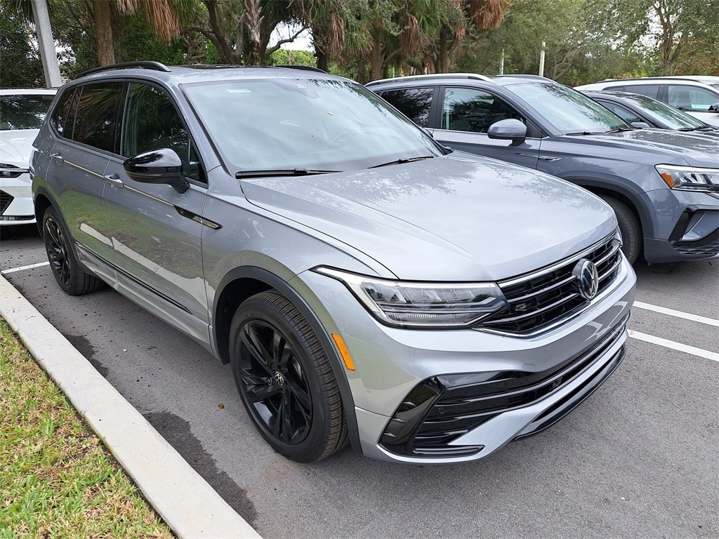2024 Volkswagen Tiguan SE R-LINE BLACK