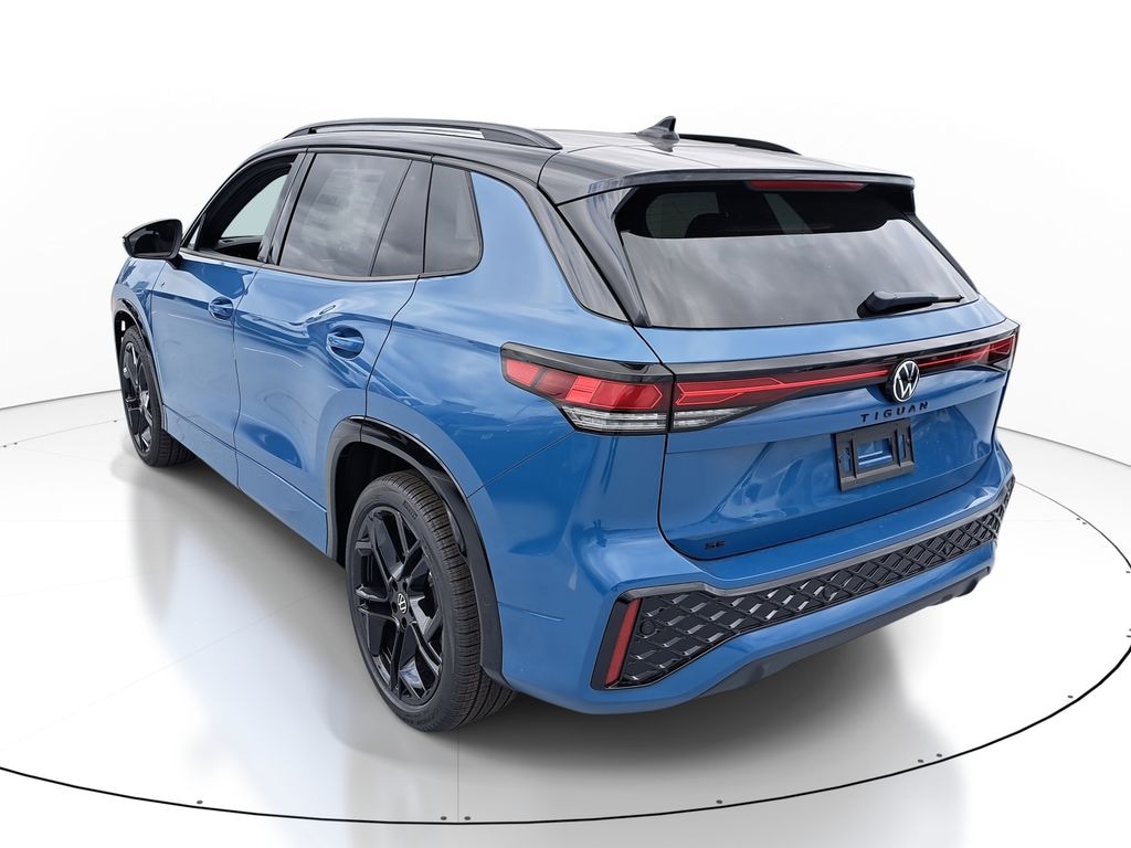 New 2026 Volkswagen Tiguan 2.0T SE R-Line Black SUV