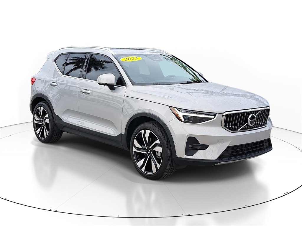 2024 Volvo XC40 Plus's photo