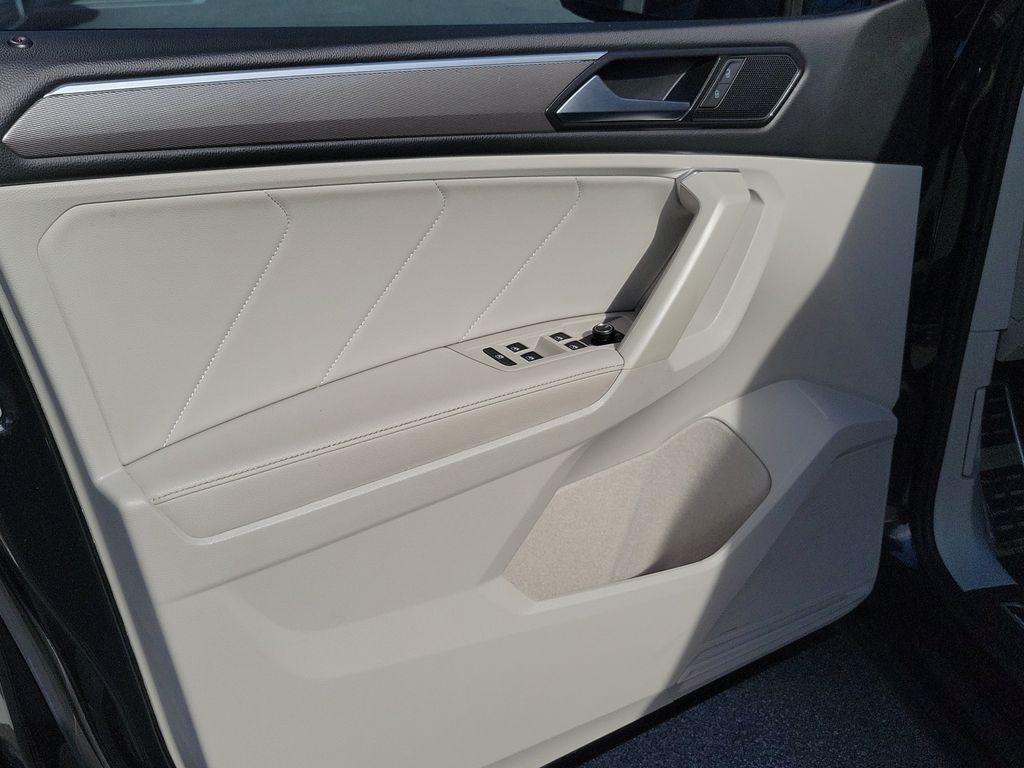 2023 Volkswagen Tiguan SE R-LINE BLACK - Photo 17