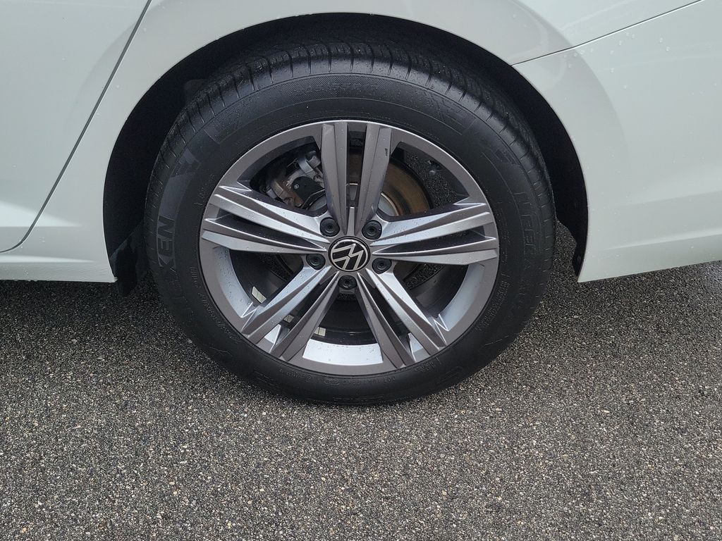 2023 Volkswagen Jetta SE - Photo 8