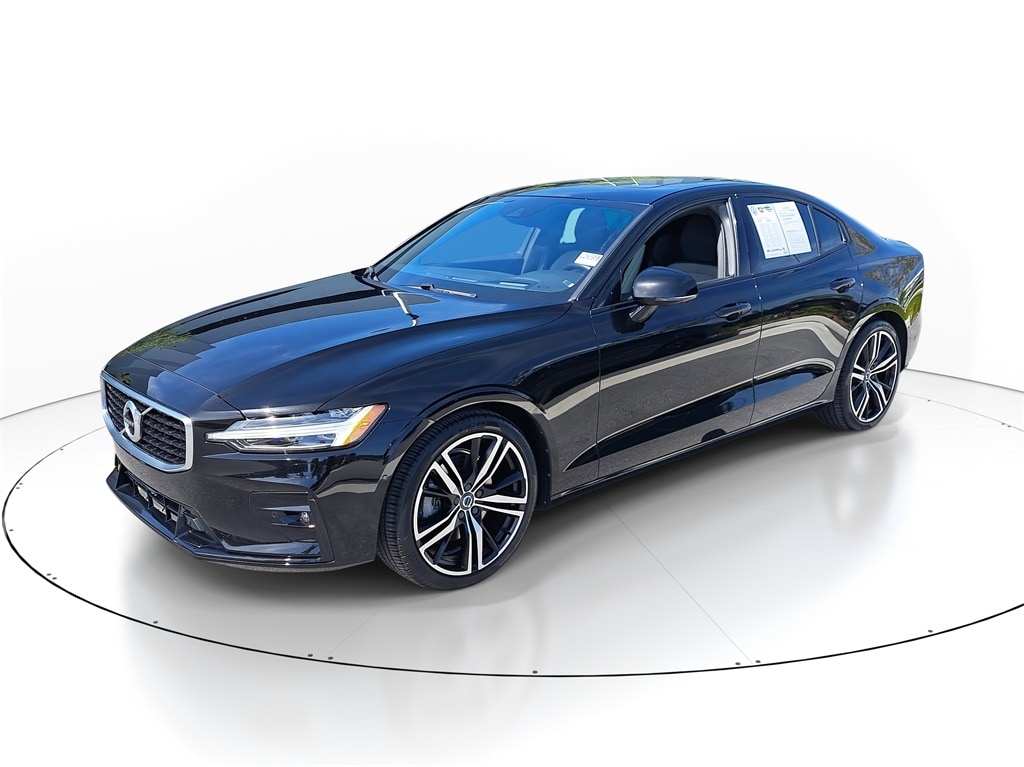 Used 2020 Volvo S60 T5 R-Design Sedan
