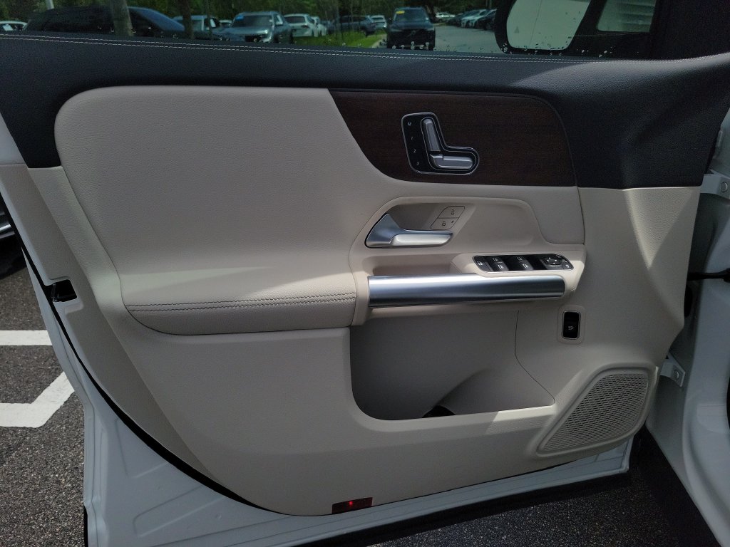 2023 Mercedes-Benz GLA Base - Photo 16