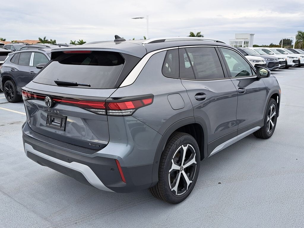 New 2026 Volkswagen Tiguan 2.0T SE SUV