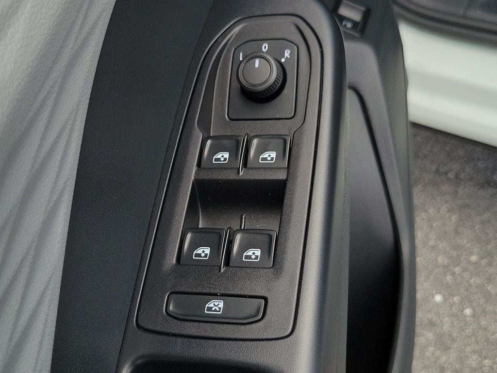 2023 Volkswagen Taos S - Photo 18