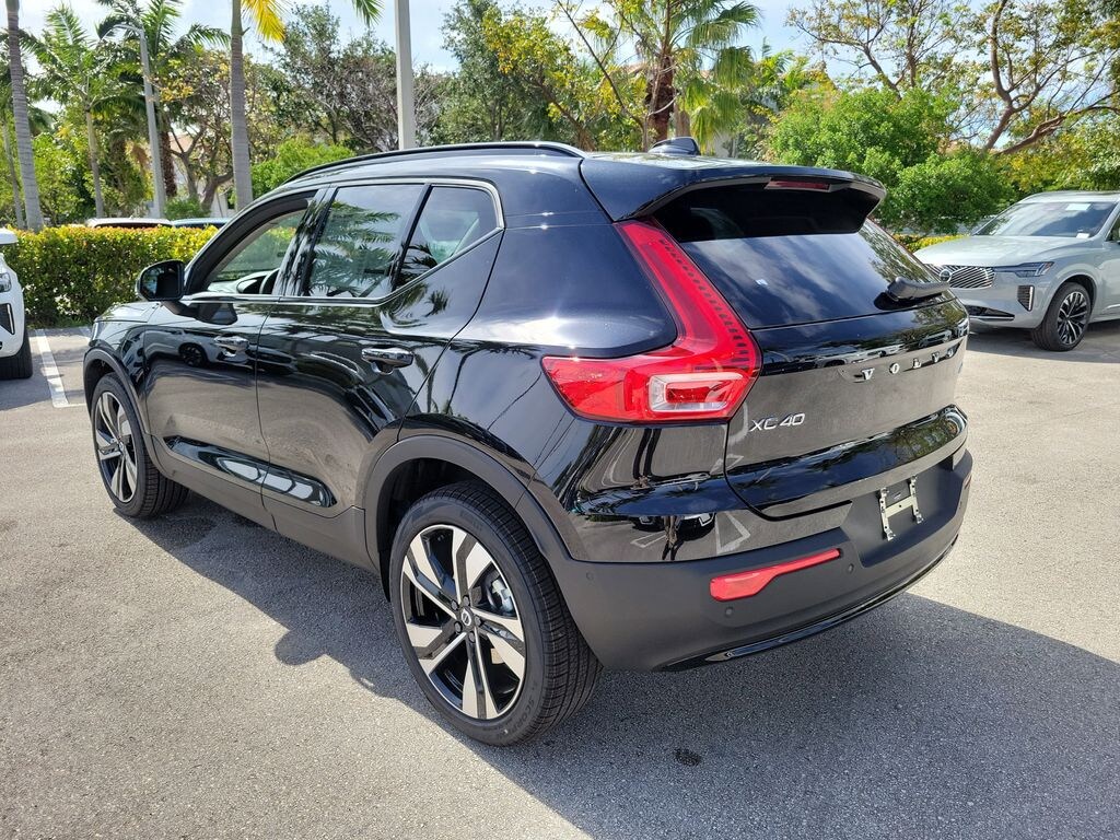 New 2026 Volvo XC40 B5 Plus SUV