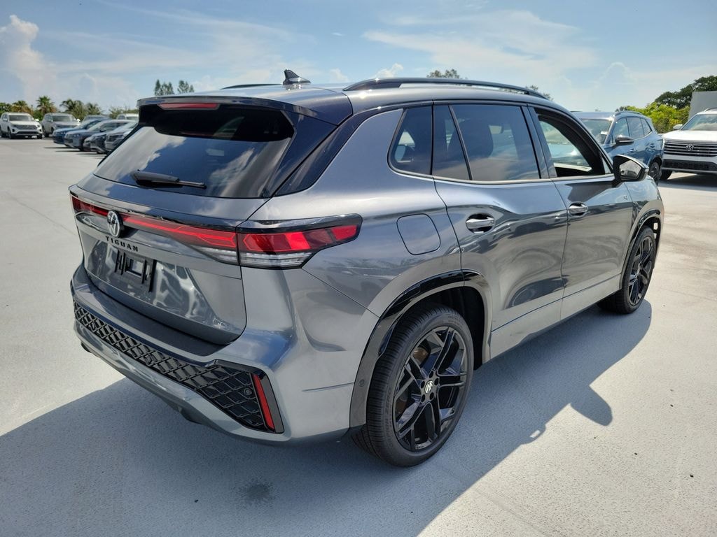 New 2026 Volkswagen Tiguan 2.0T SE R-Line Black SUV