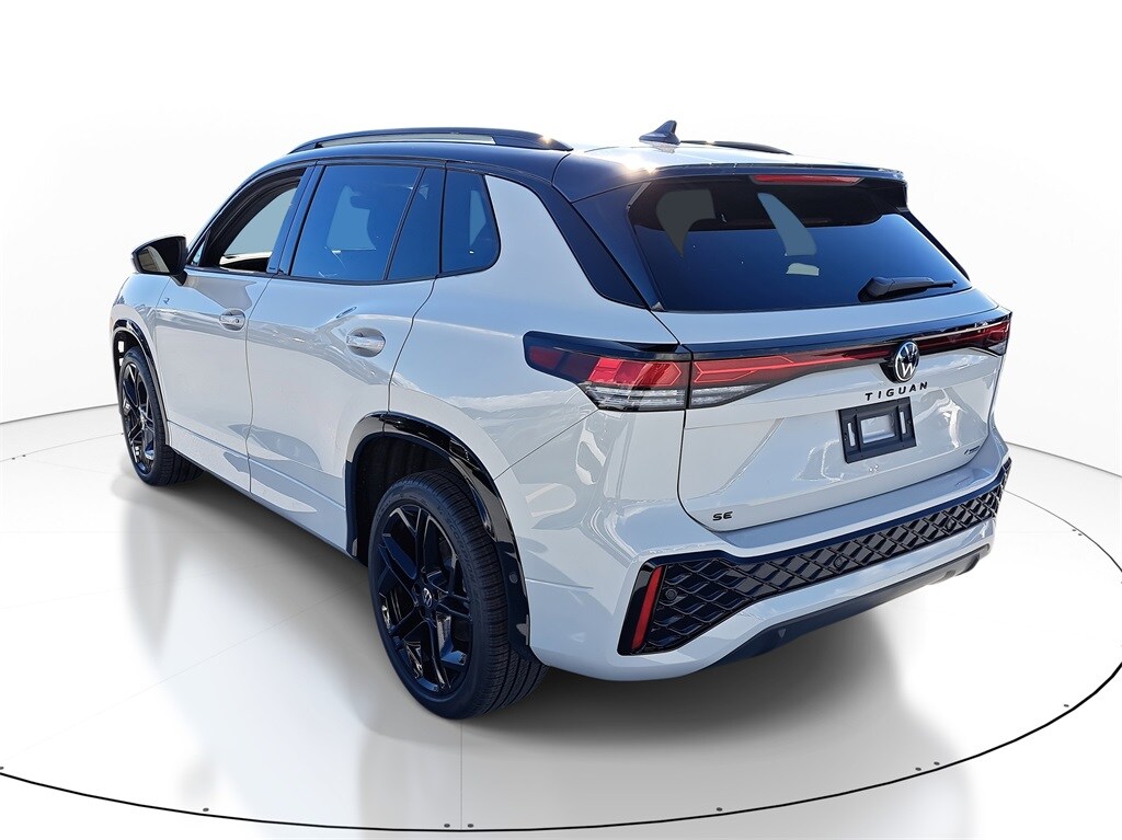 New 2026 Volkswagen Tiguan 2.0T SE R-Line Black SUV