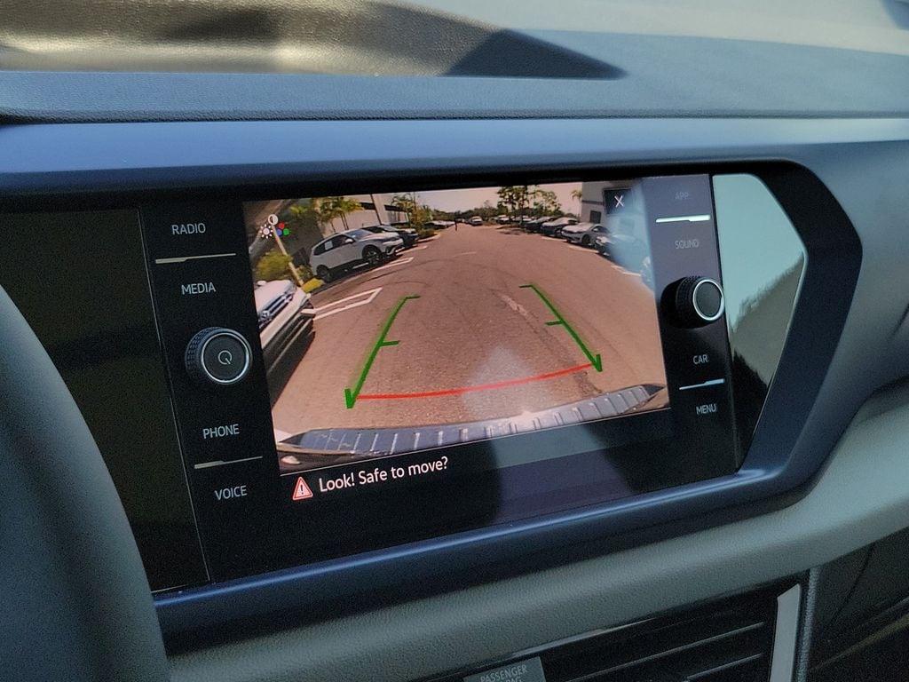 2023 Volkswagen Taos SE - Photo 27