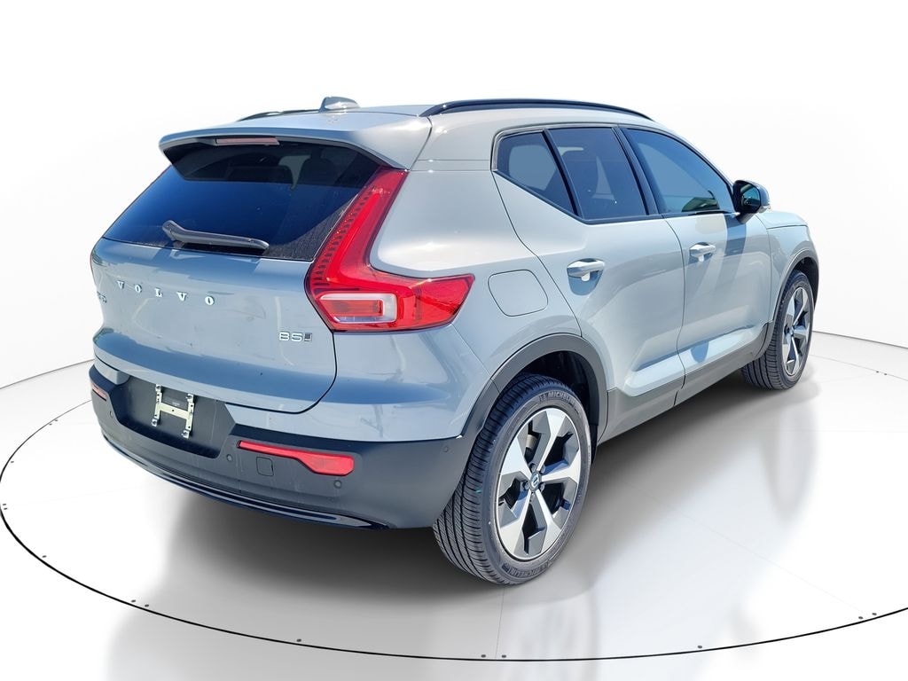 New 2026 Volvo XC40 B5 Plus SUV