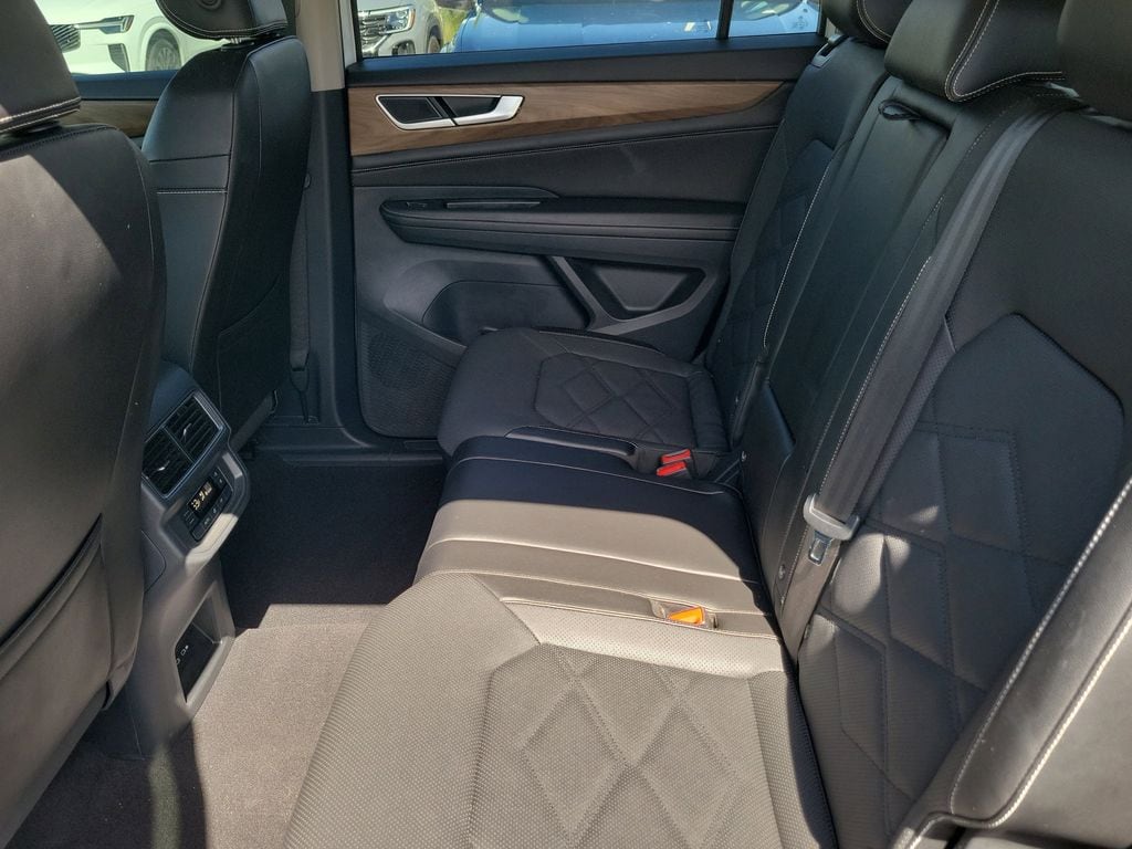 2024 Volkswagen Atlas SE - Photo 11