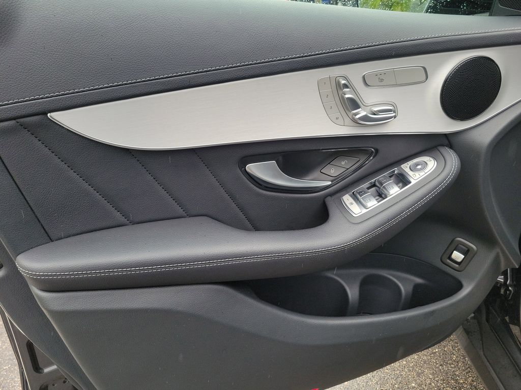 2022 Mercedes-Benz GLC Coupe GLC300 - Photo 17