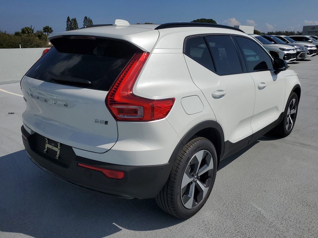 New 2026 Volvo XC40 B5 Plus SUV