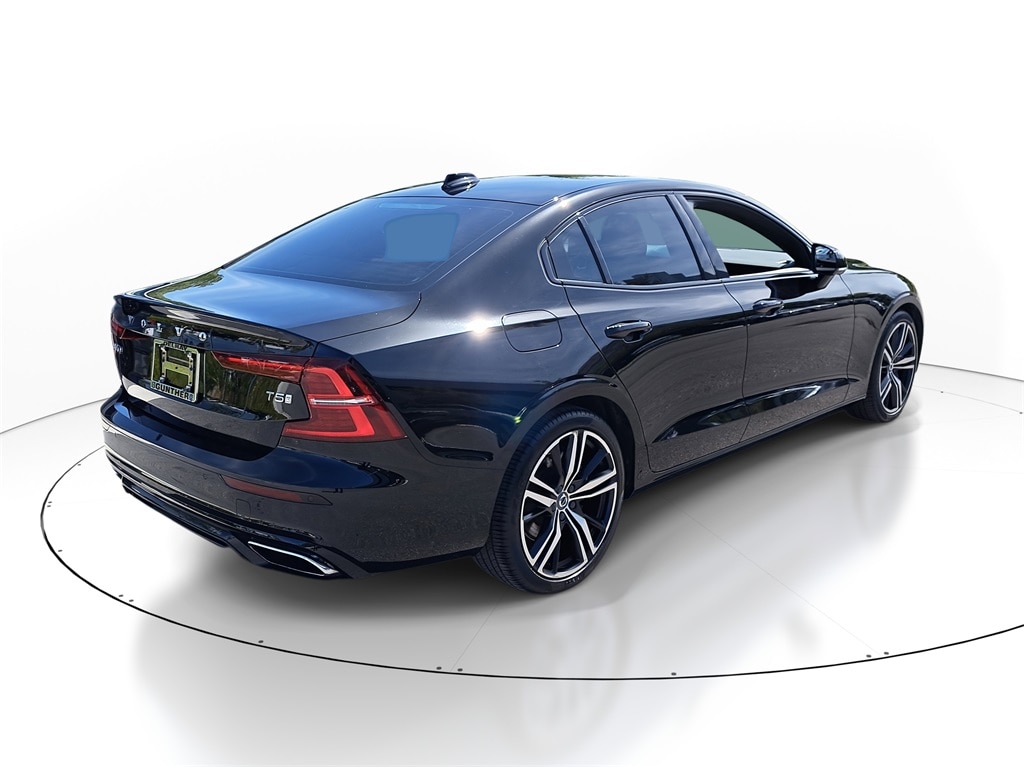 Used 2020 Volvo S60 T5 R-Design Sedan