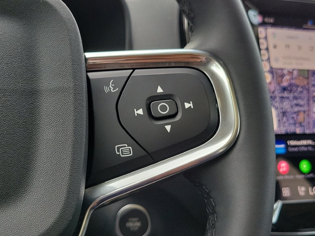 2024 Volvo XC40 Plus - Photo 25