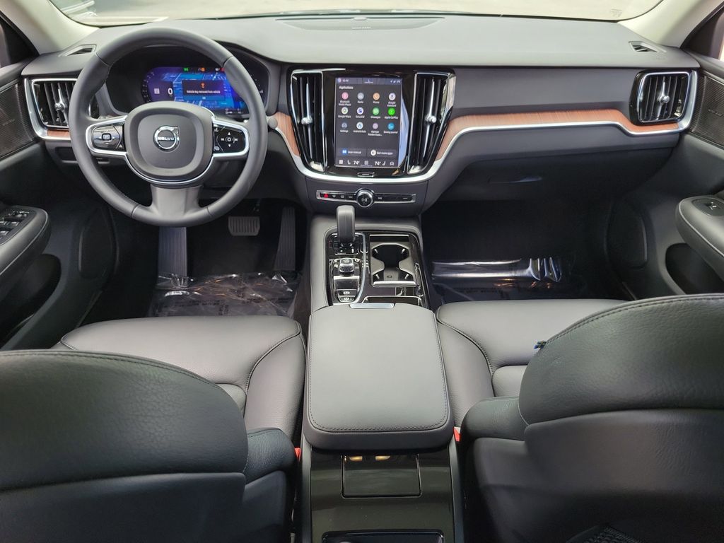 2024 Volvo S60 Plus - Photo 14