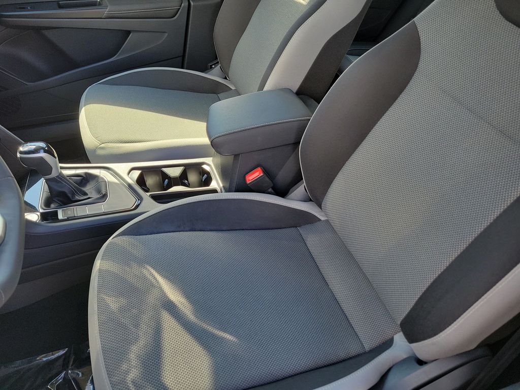 2024 Volkswagen Taos S - Photo 21