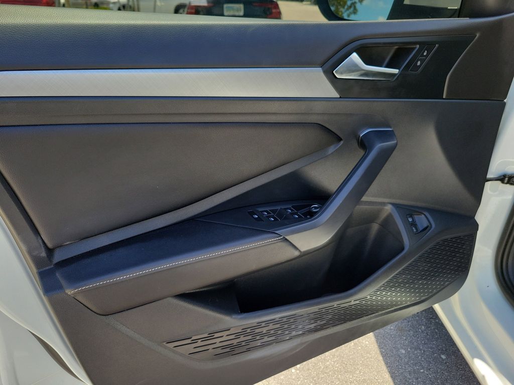 2023 Volkswagen Jetta SE - Photo 17