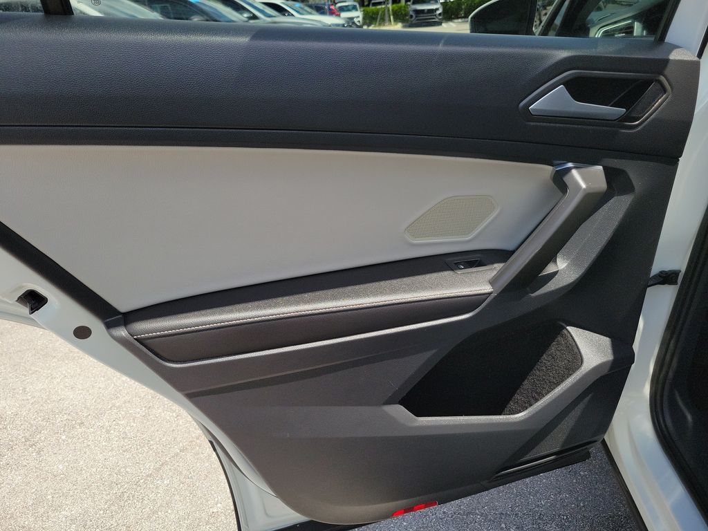 2022 Volkswagen Tiguan S - Photo 8