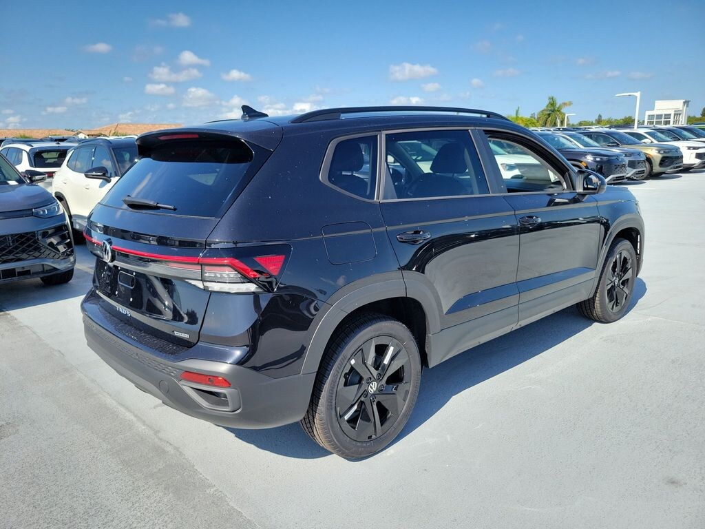 New 2026 Volkswagen Taos 1.5T SE Black SUV