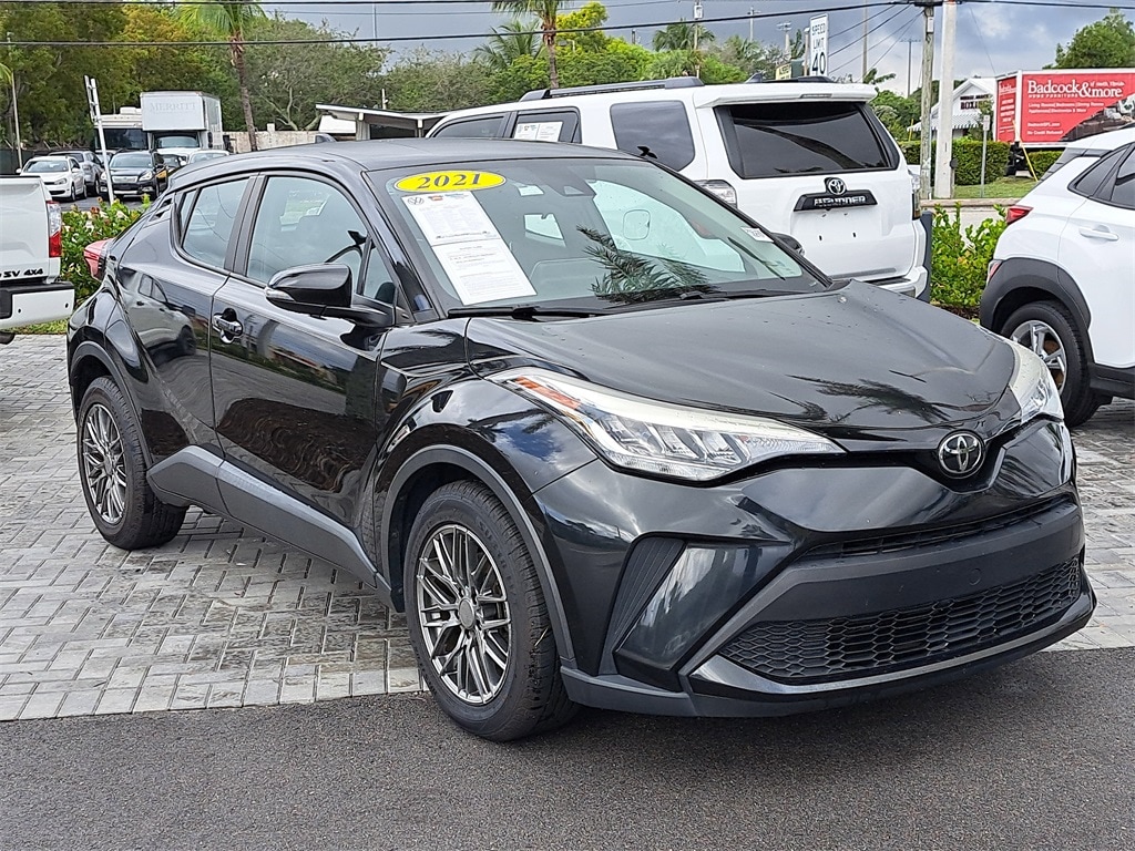2021 Toyota C-HR LE's photo