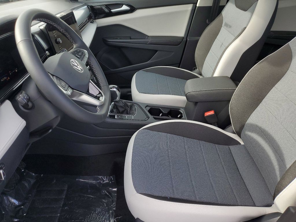 2025 Volkswagen Taos S - Photo 24