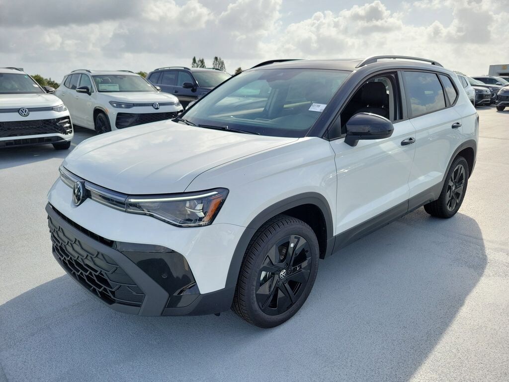 New 2026 Volkswagen Taos 1.5T SE Black SUV