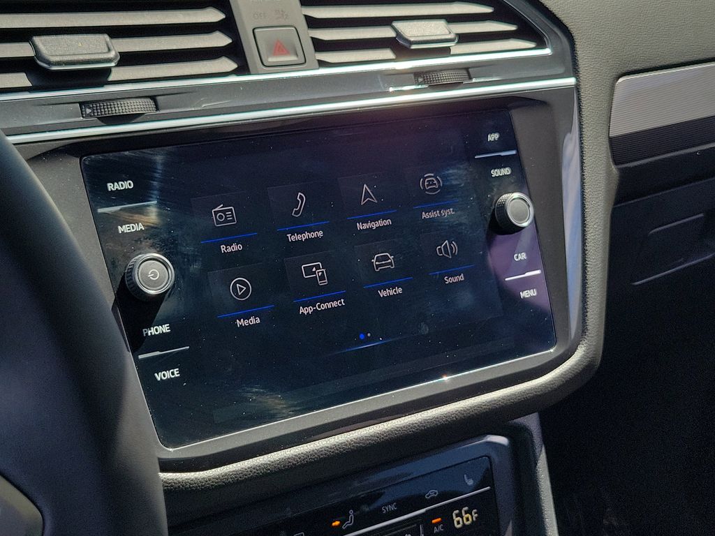2023 Volkswagen Tiguan SE - Photo 27