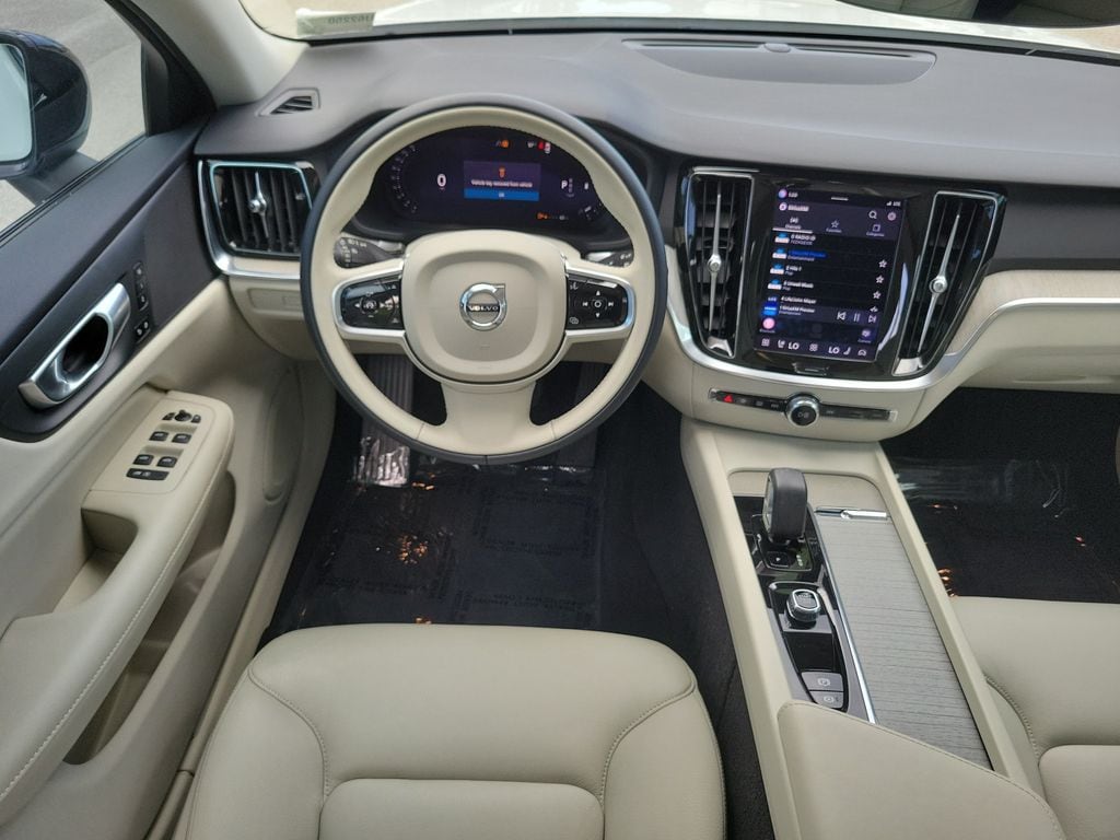 2024 Volvo S60 Plus - Photo 13