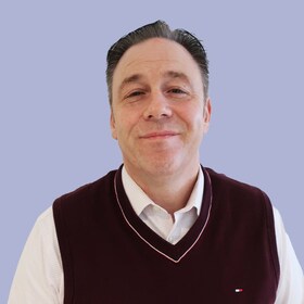 Staff member Kenneth Dotti from e4d3bdb025a0