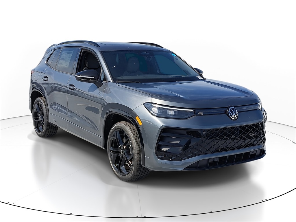 2026 Volkswagen Tiguan SE R-LINE BLACK's photo