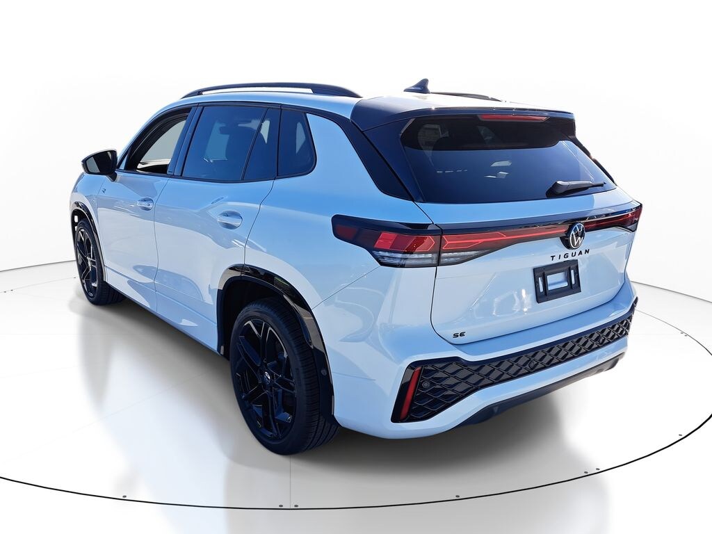 New 2026 Volkswagen Tiguan 2.0T SE R-Line Black SUV