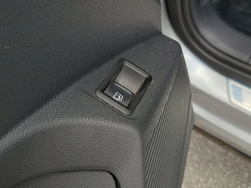 2024 Volkswagen Taos SEL - Photo 17