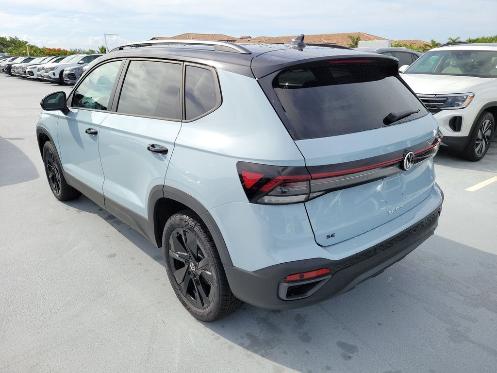 New 2026 Volkswagen Taos 1.5T SE Black SUV